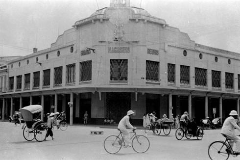 Lịch sử Tràng Tiền Plaza 1953