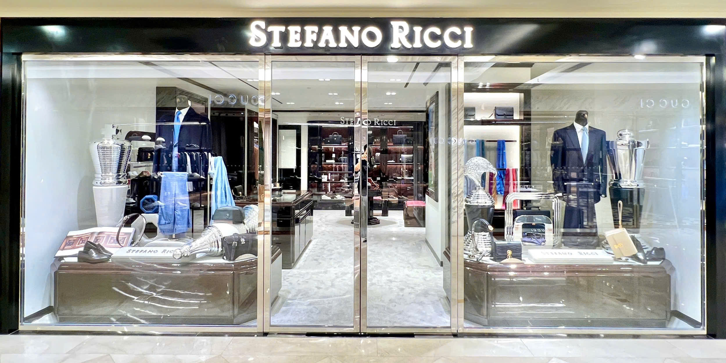 Stefano Ricci TrÀng TiỀn Plaza New Location