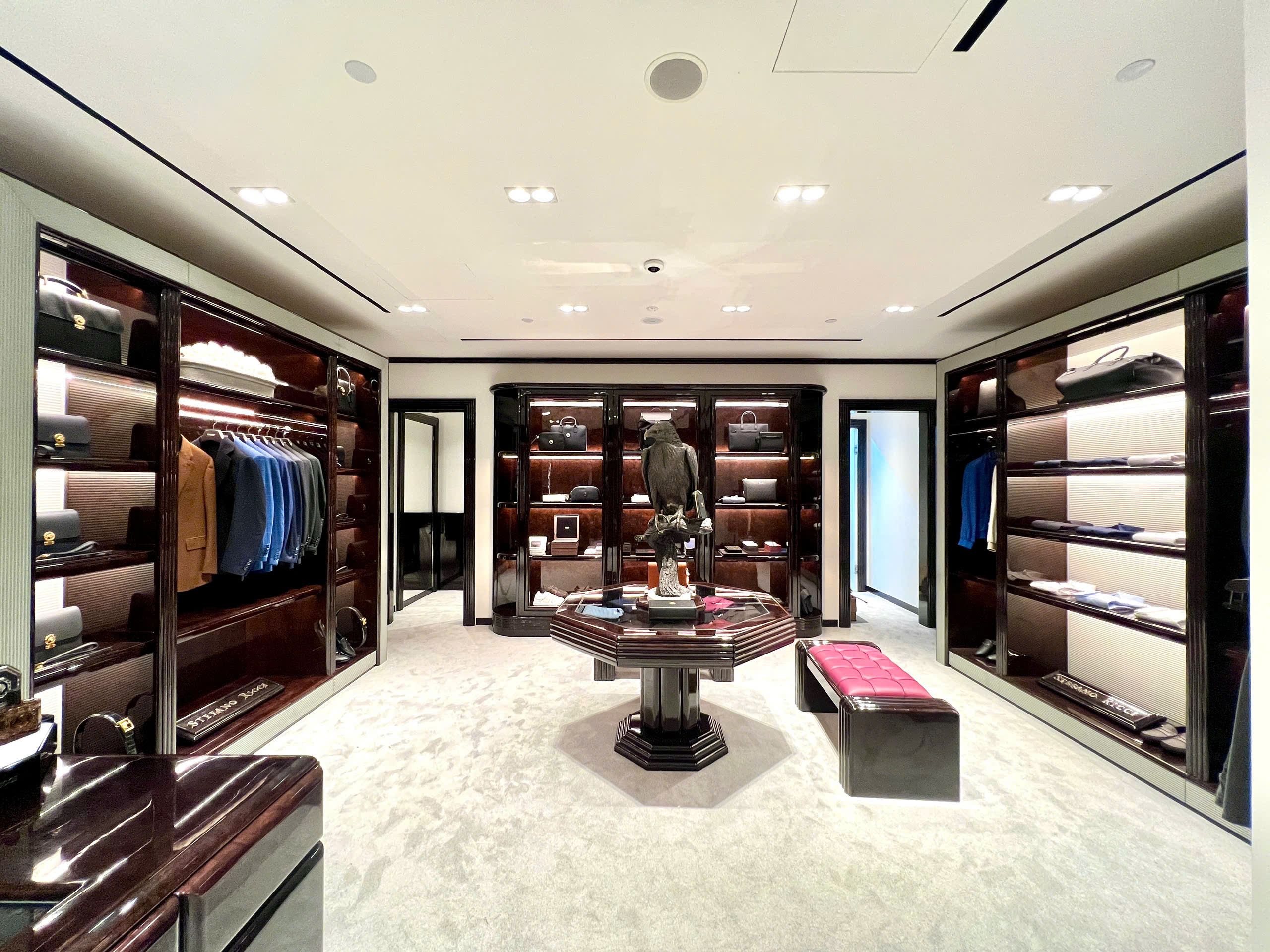 Stefano Ricci TrÀng TiỀn Plaza New Location