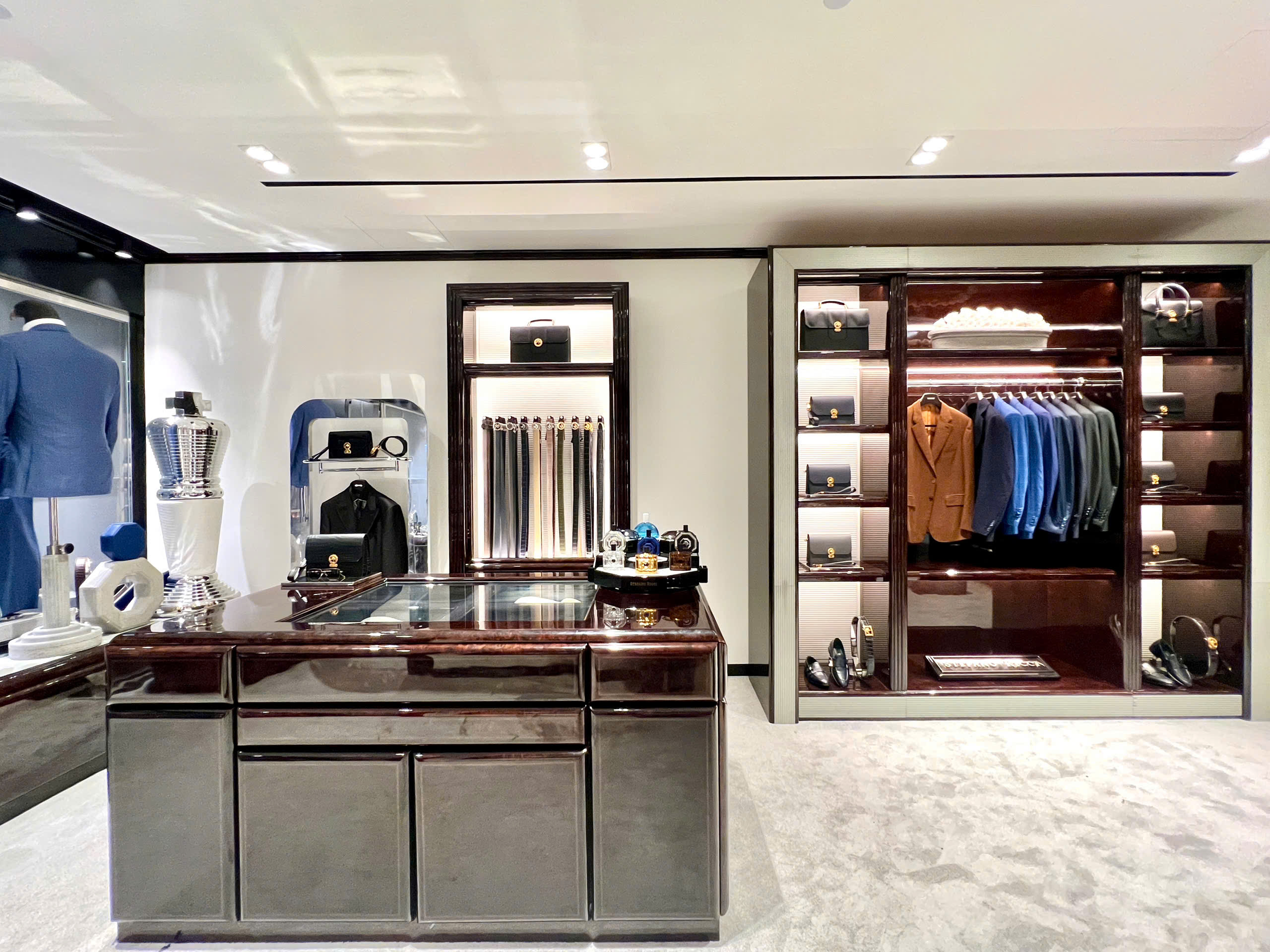 Stefano Ricci TrÀng TiỀn Plaza New Location